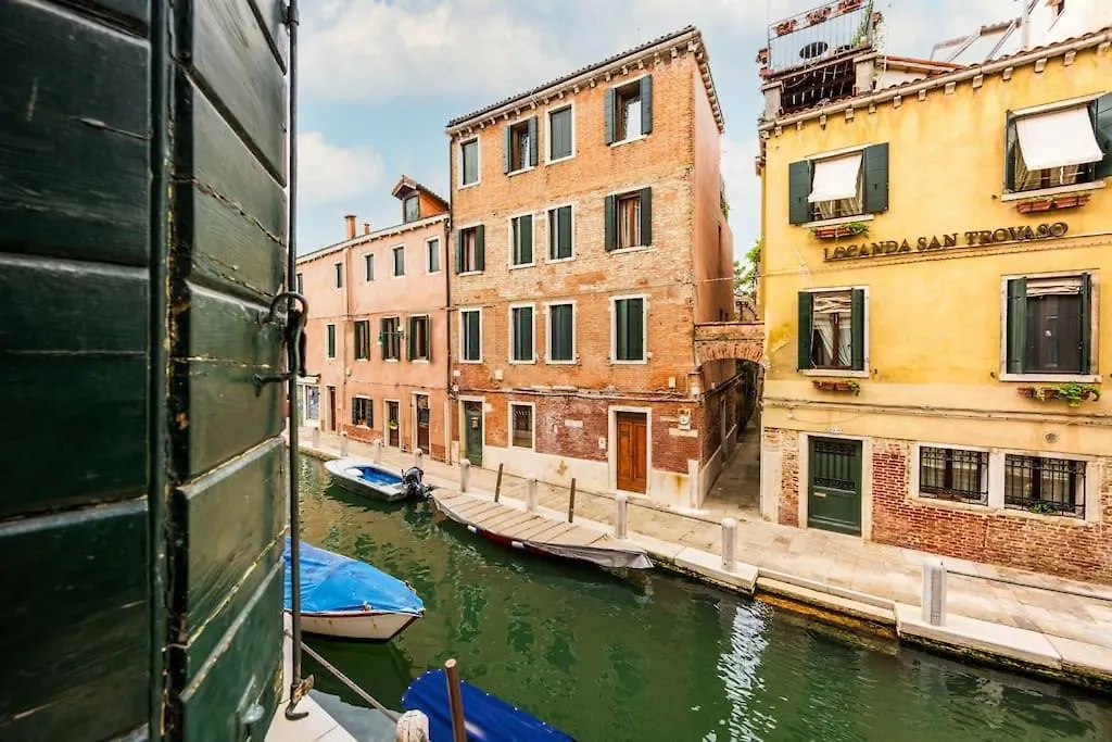 ונציה Borgo Canal View 0*,  איטליה